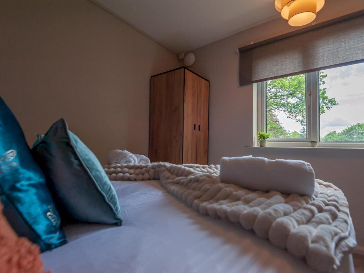 Apartament Pass The Keys Couples Haven On The Banks Of The River Aire Leeds  Zewnętrze zdjęcie